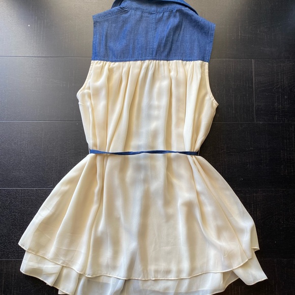 Button down Blouse - Picture 4 of 6